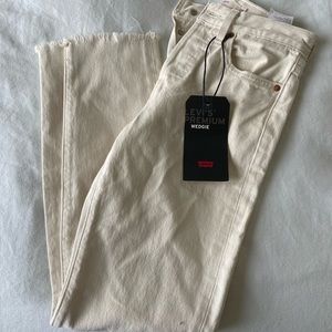 Levi’s Premium Wedgie Beige Jeans